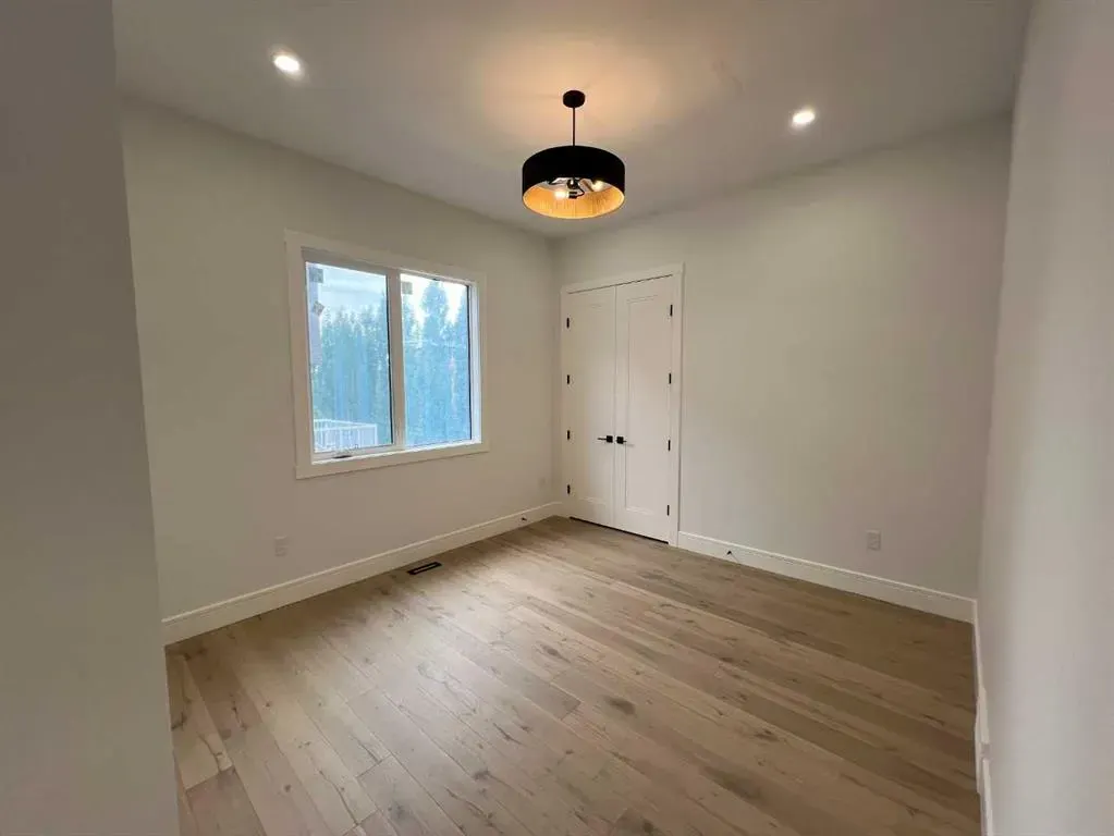 236 East Lakeview Place