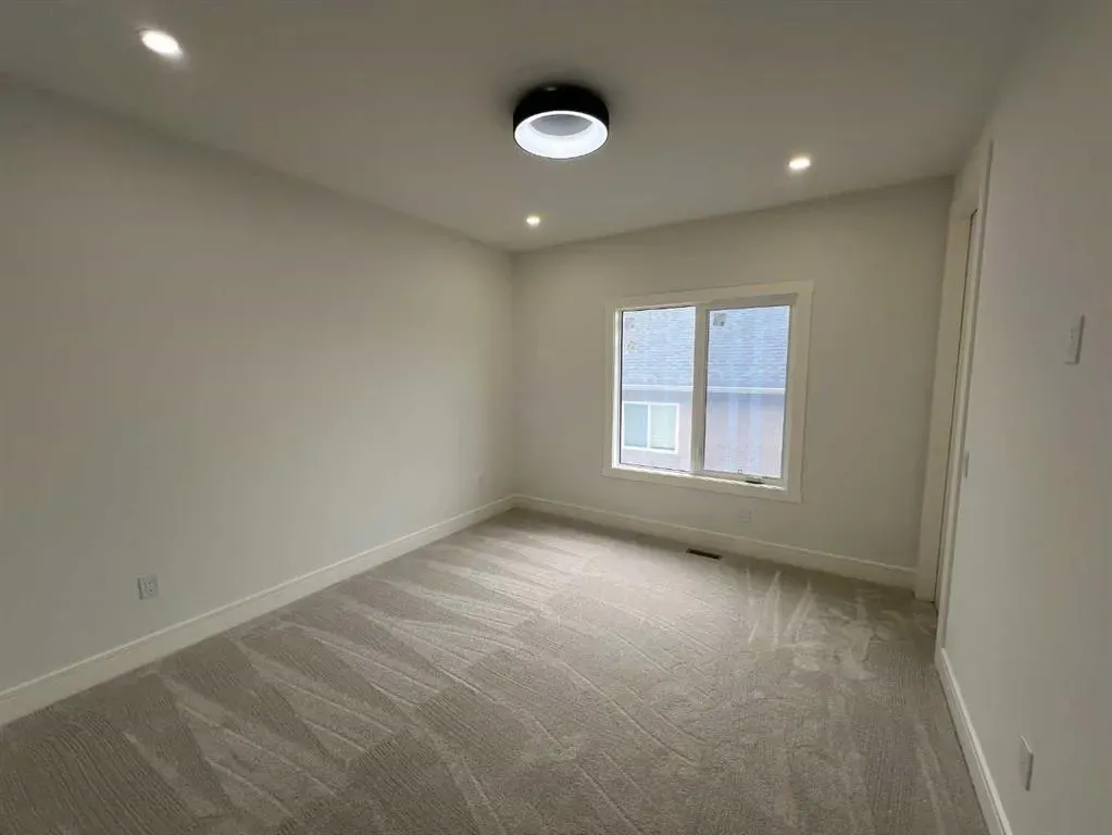 236 East Lakeview Place