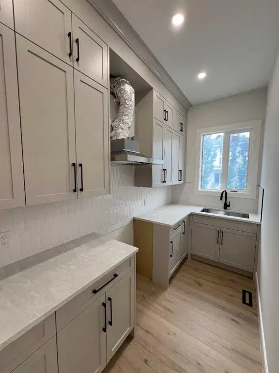 236 East Lakeview Place