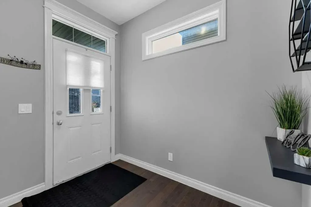 209 Evanspark Gardens NW
