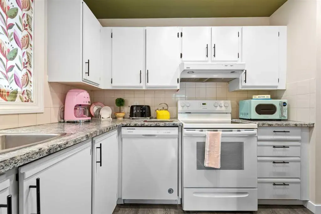 825 4 Street NE, #202