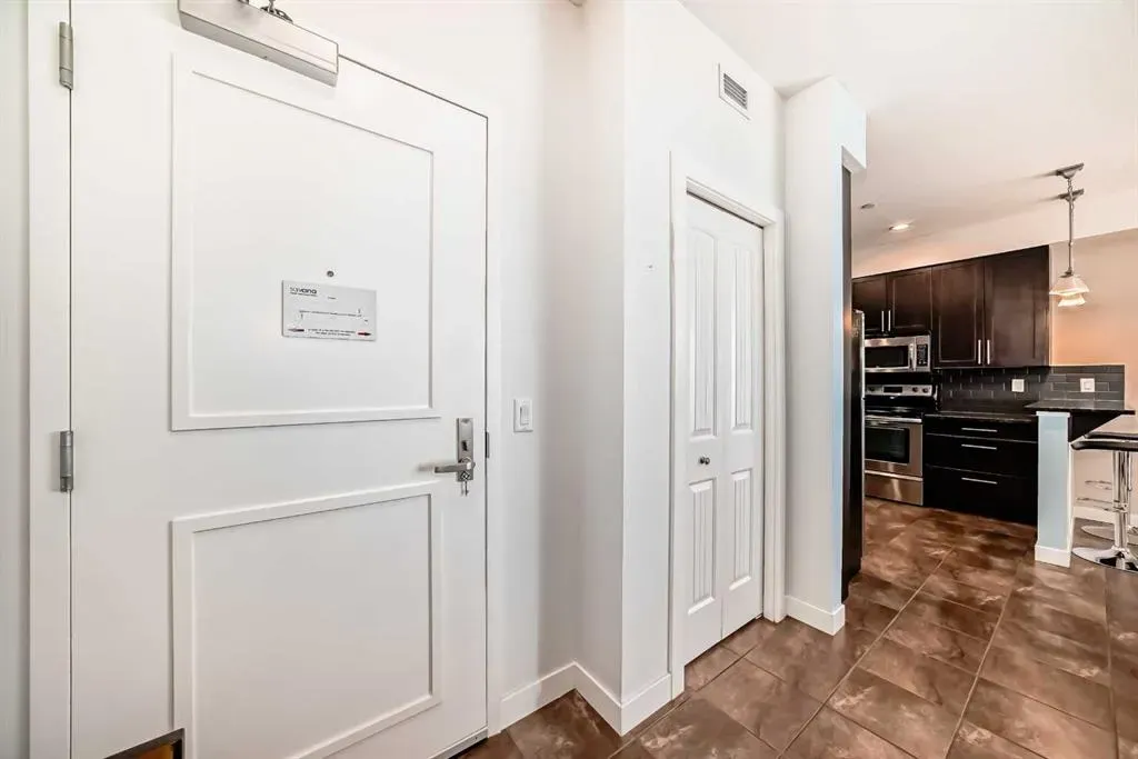 1005B Westmount Drive, #216