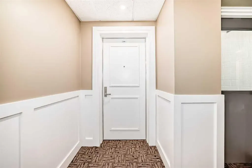 1005B Westmount Drive, #216