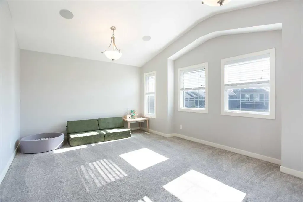 322 Evanston Way NW