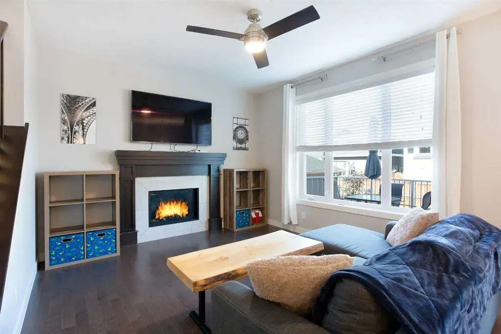 322 Evanston Way NW