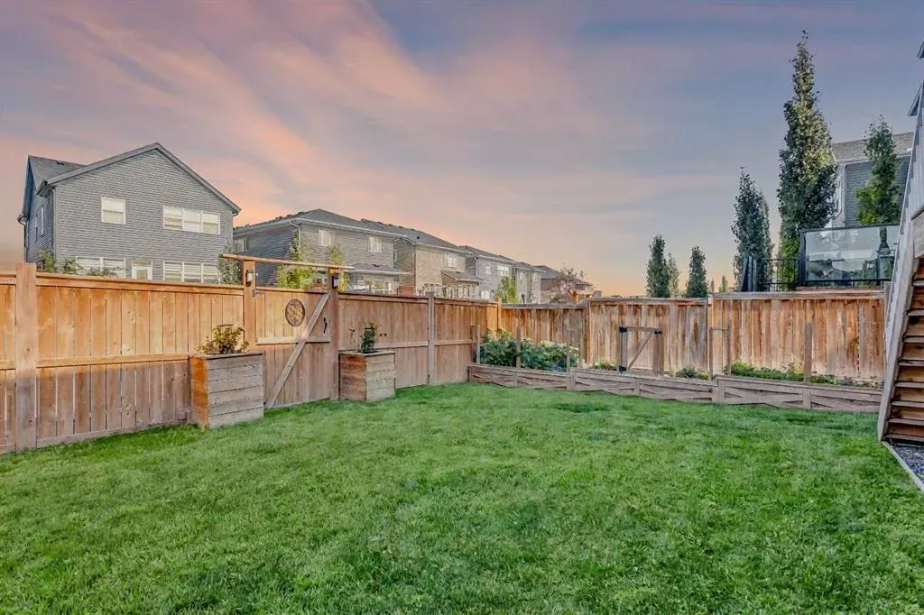 322 Evanston Way NW