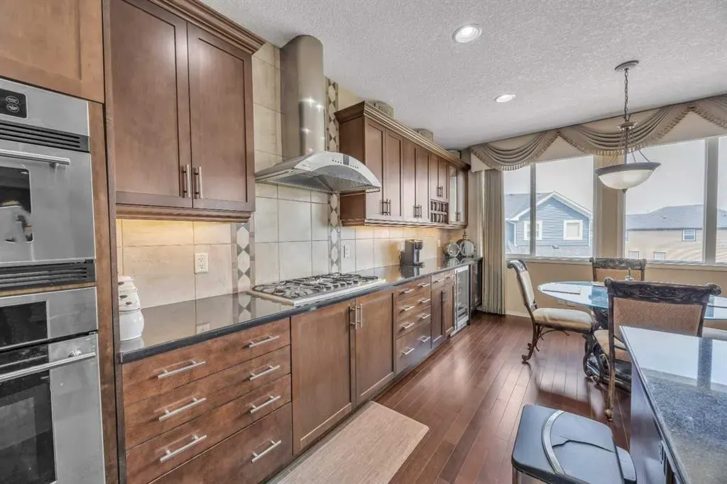 360 Evanspark Circle NW