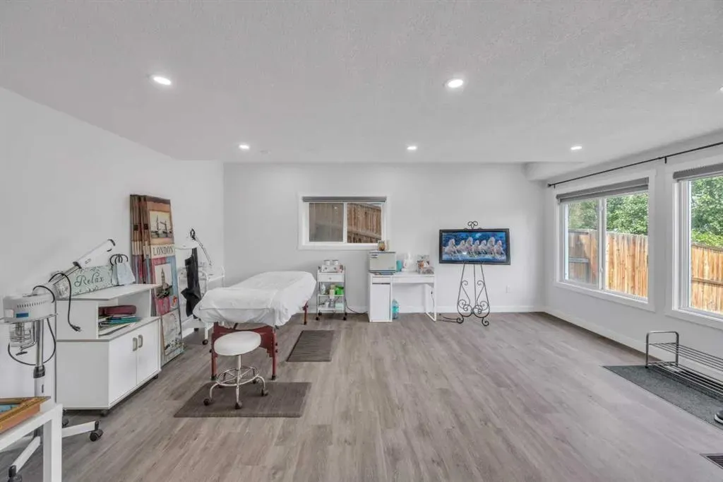 360 Evanspark Circle NW