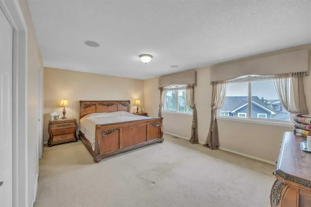 360 Evanspark Circle NW