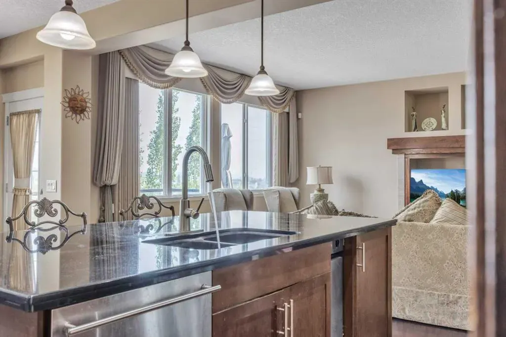 360 Evanspark Circle NW