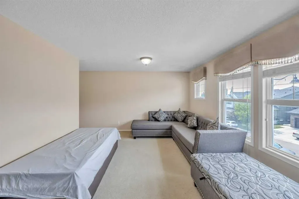 360 Evanspark Circle NW