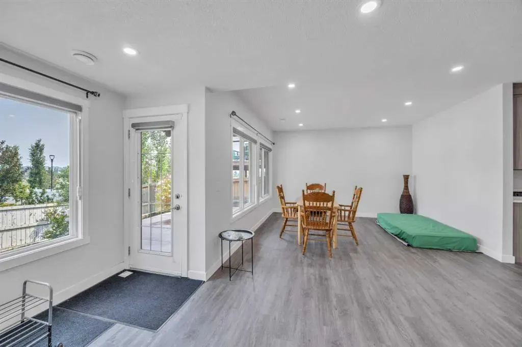 360 Evanspark Circle NW