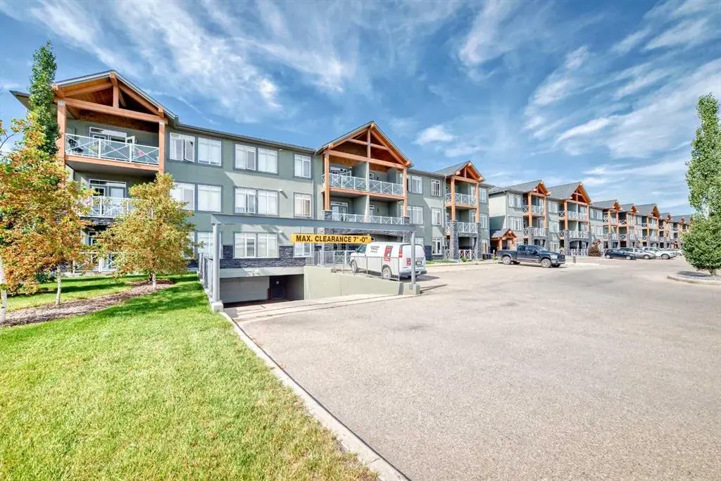 1005B Westmount Drive, #207