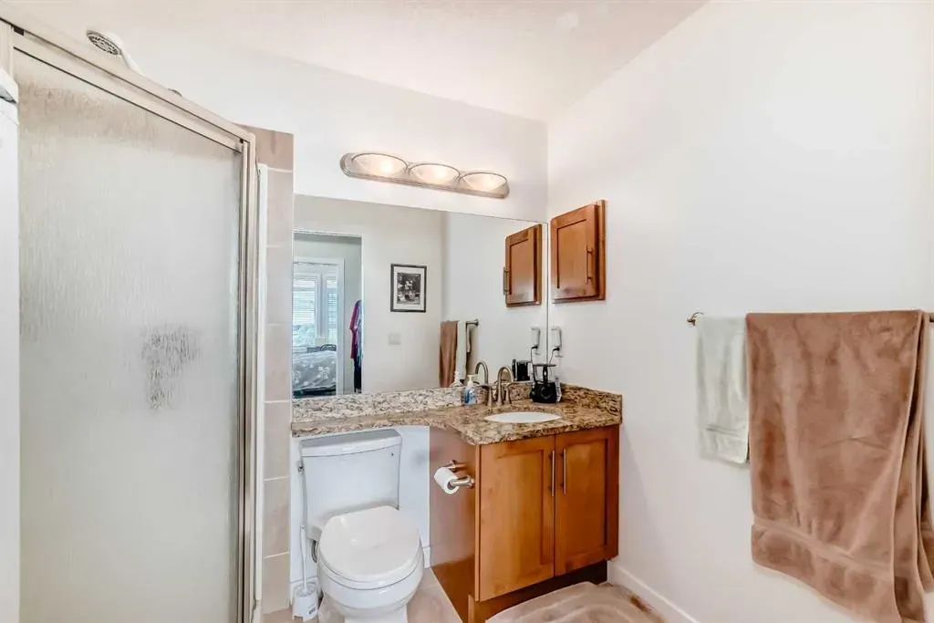 1005B Westmount Drive, #207