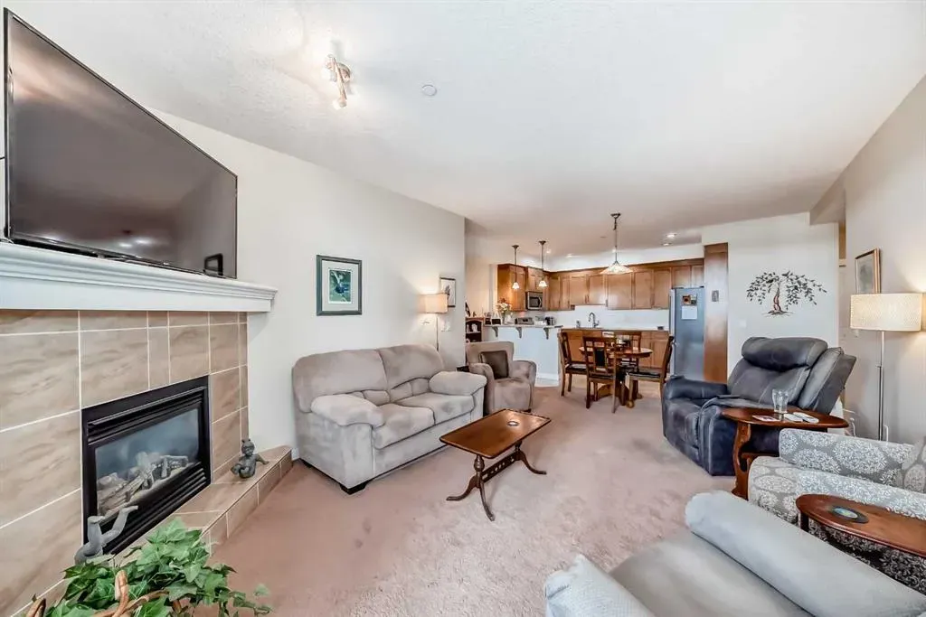 1005B Westmount Drive, #207