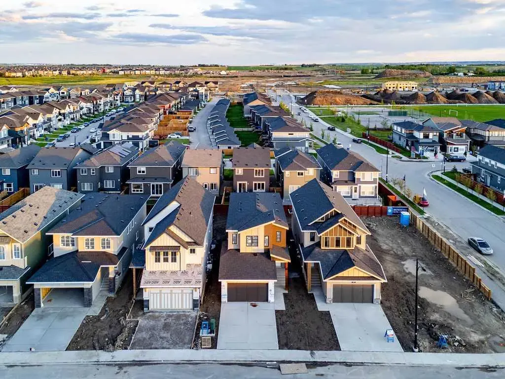 111 Chinook Winds Manor SW