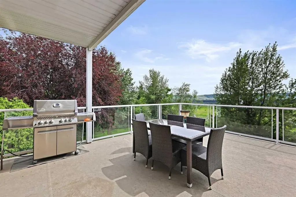 43 Schiller Crescent NW