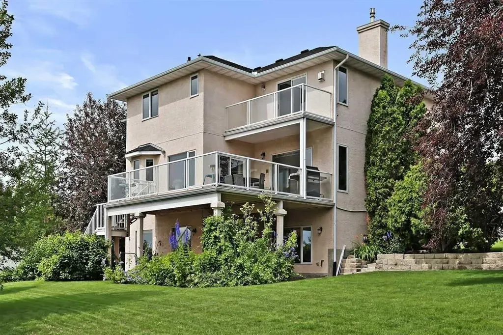 43 Schiller Crescent NW