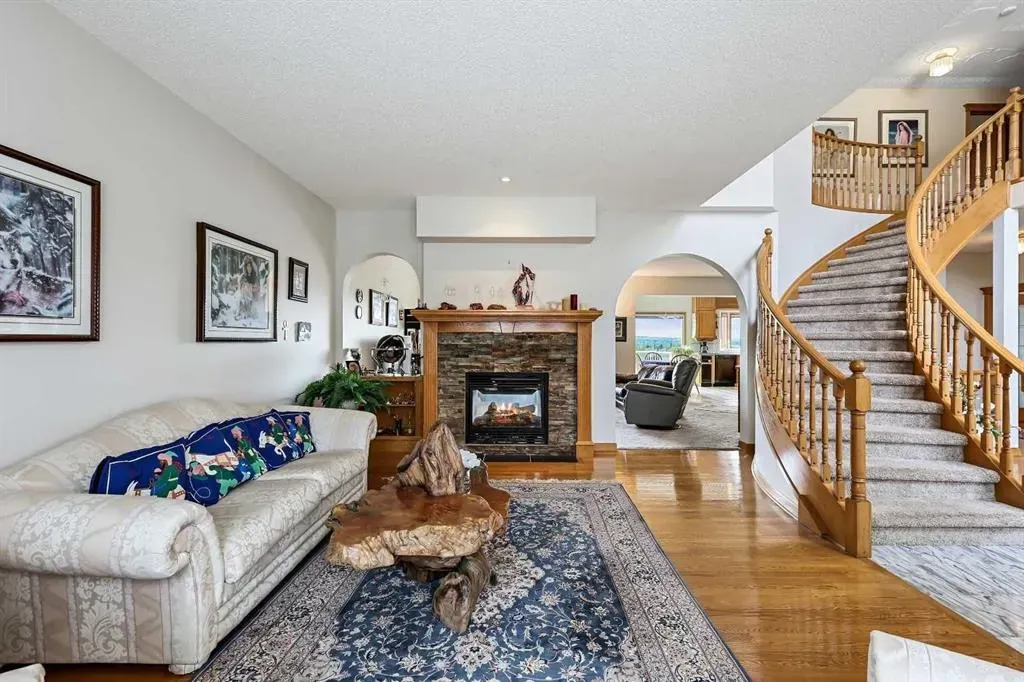 43 Schiller Crescent NW