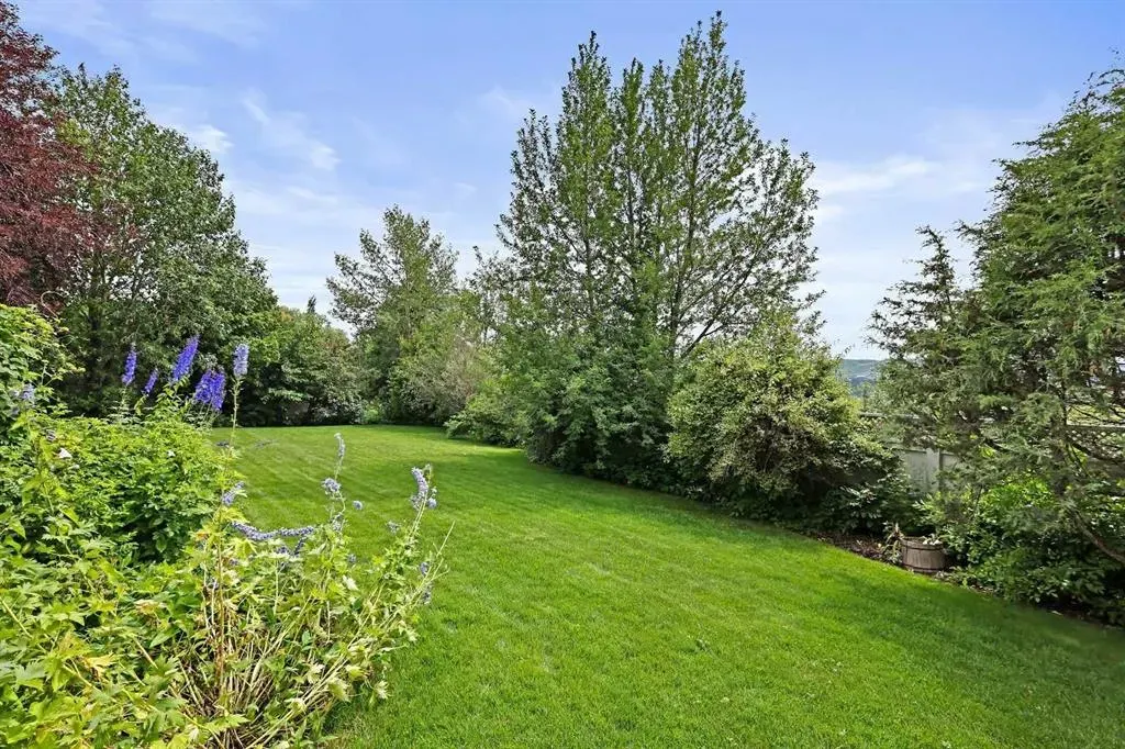 43 Schiller Crescent NW