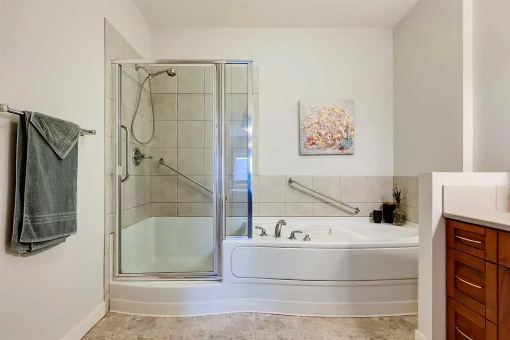 10 Discovery Ridge Close SW, #534