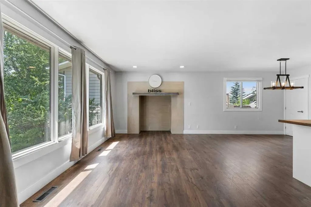 36 Brentwood Drive E