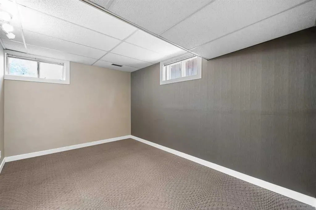 36 Brentwood Drive E