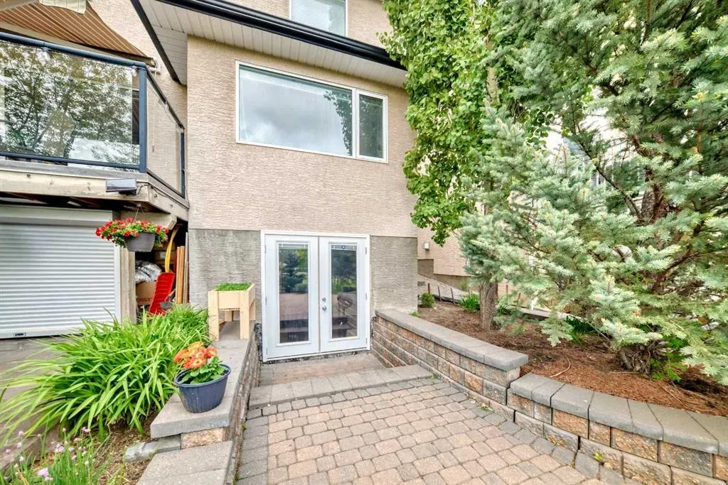 146 Scenic View Close NW