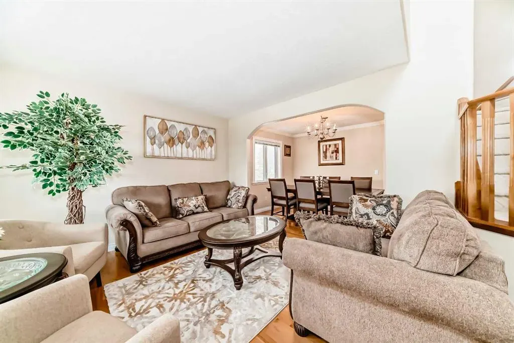 146 Scenic View Close NW