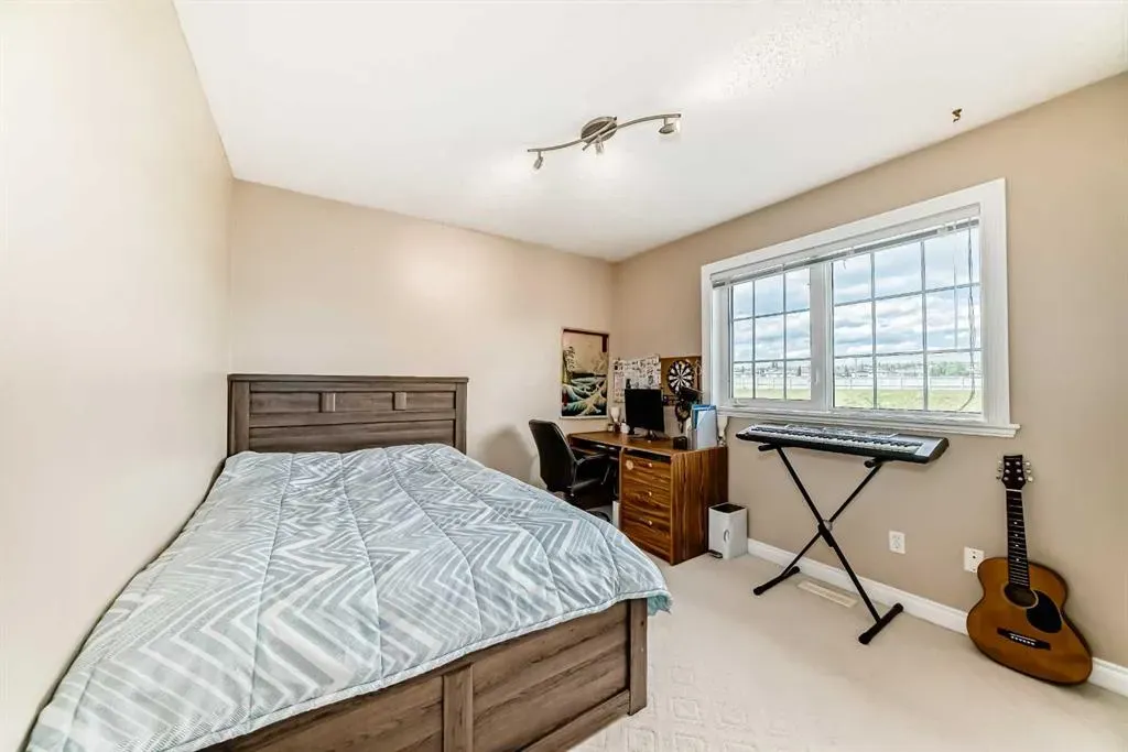 146 Scenic View Close NW