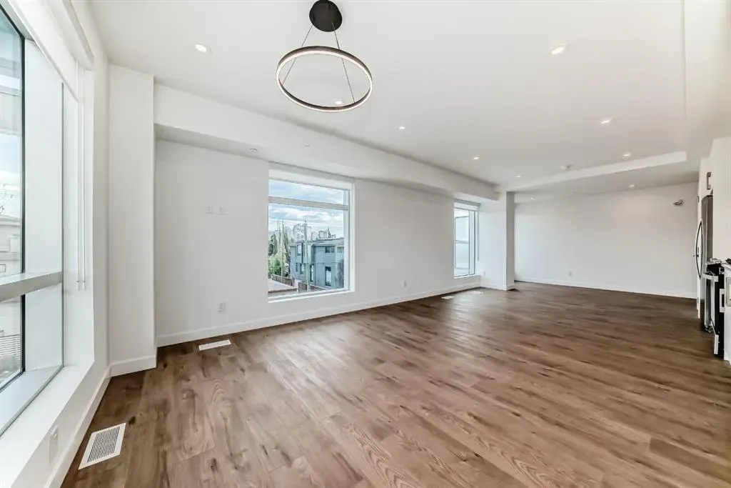 110 18A Street NW, #201