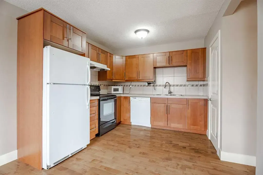6222 31 Avenue NW, #3