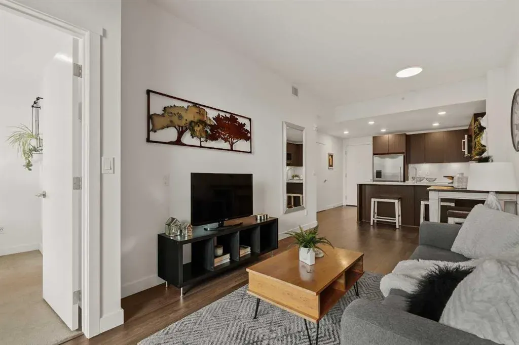 88 9 Street NE, #325