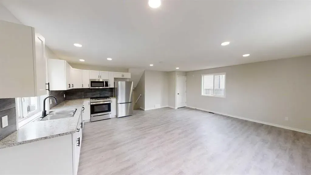 13038 90 Street