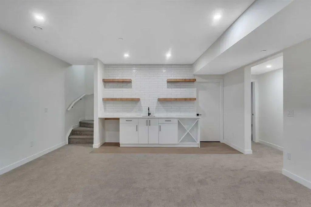 569 Muirfield Crescent