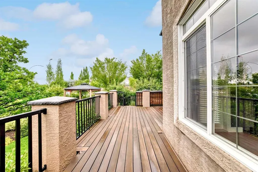 2 Tuscany Estates Crescent NW
