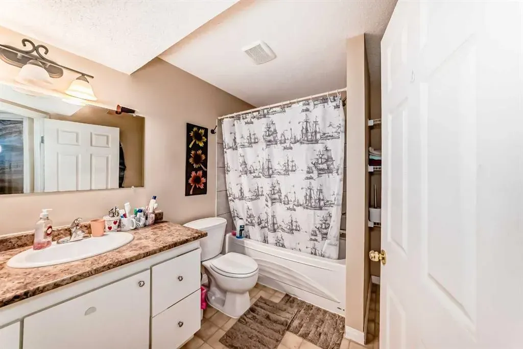 307 Saddlebrook Way NE
