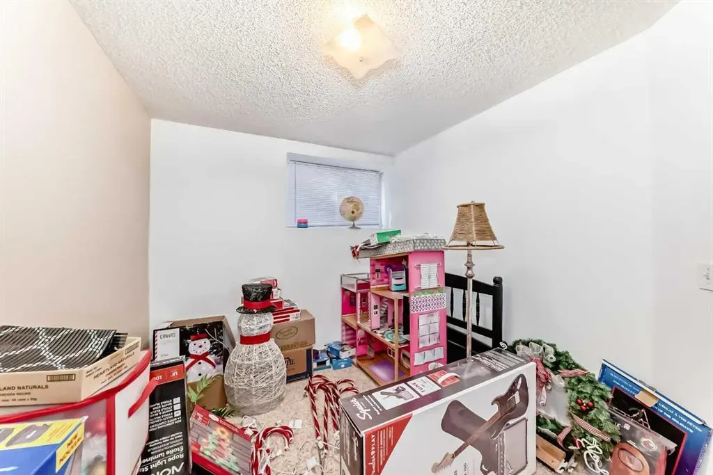 307 Saddlebrook Way NE