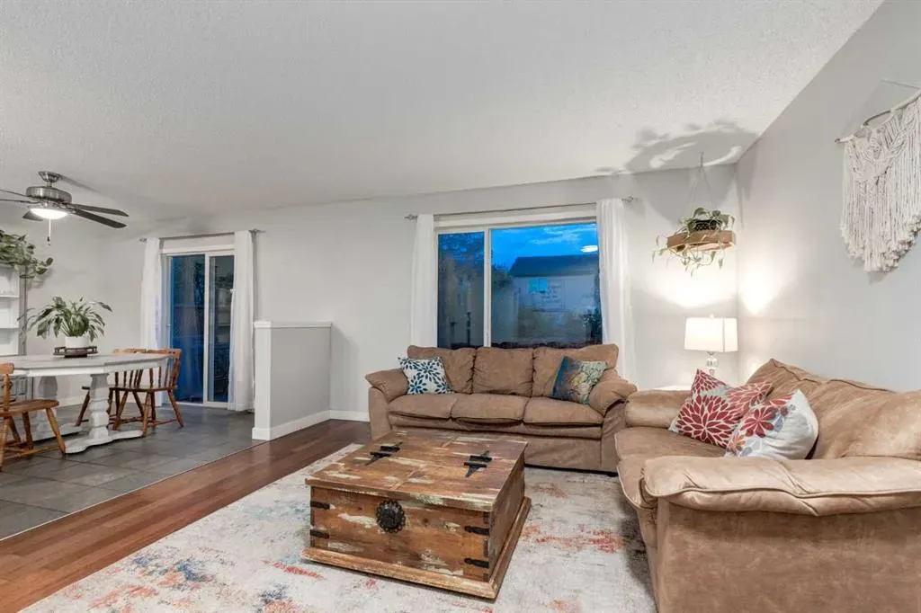 266 BRIDLEWOOD Circle SW