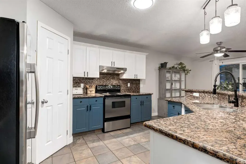 266 BRIDLEWOOD Circle SW