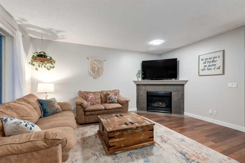 266 BRIDLEWOOD Circle SW