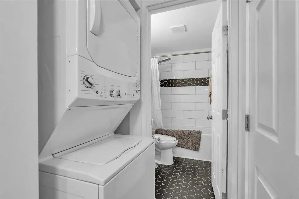 540 18 Avenue SW, #102