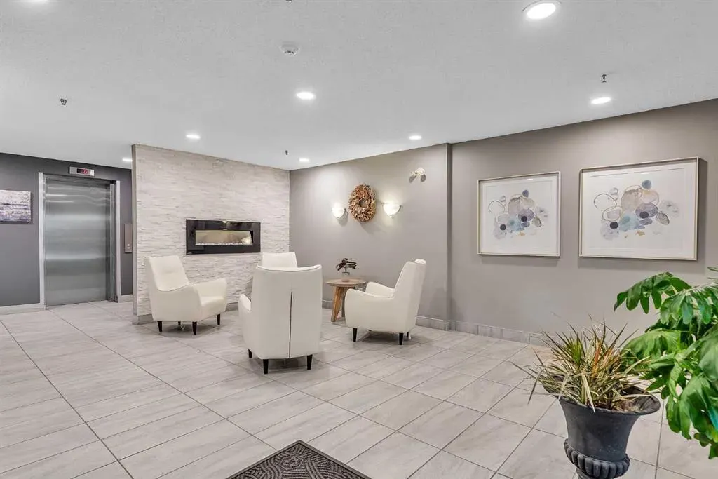 540 18 Avenue SW, #102