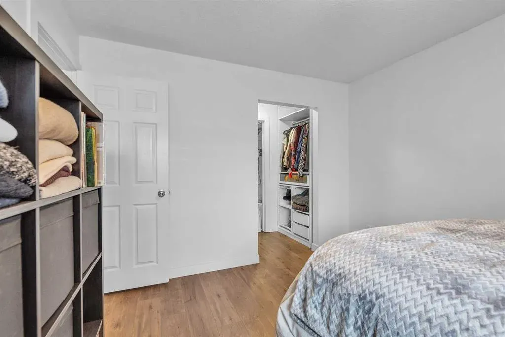 540 18 Avenue SW, #102