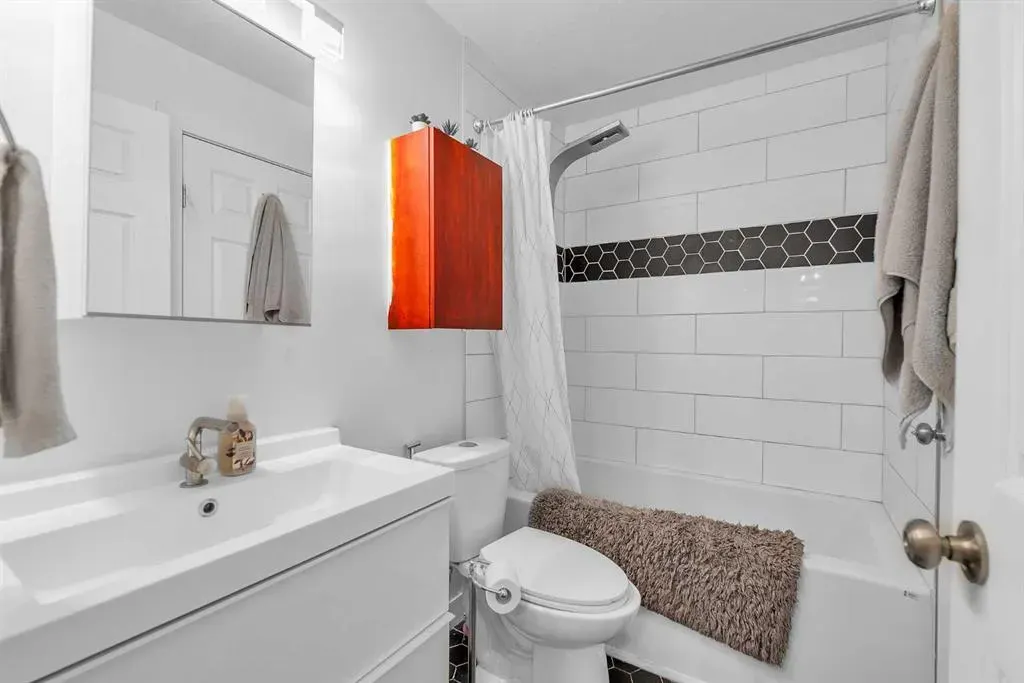 540 18 Avenue SW, #102