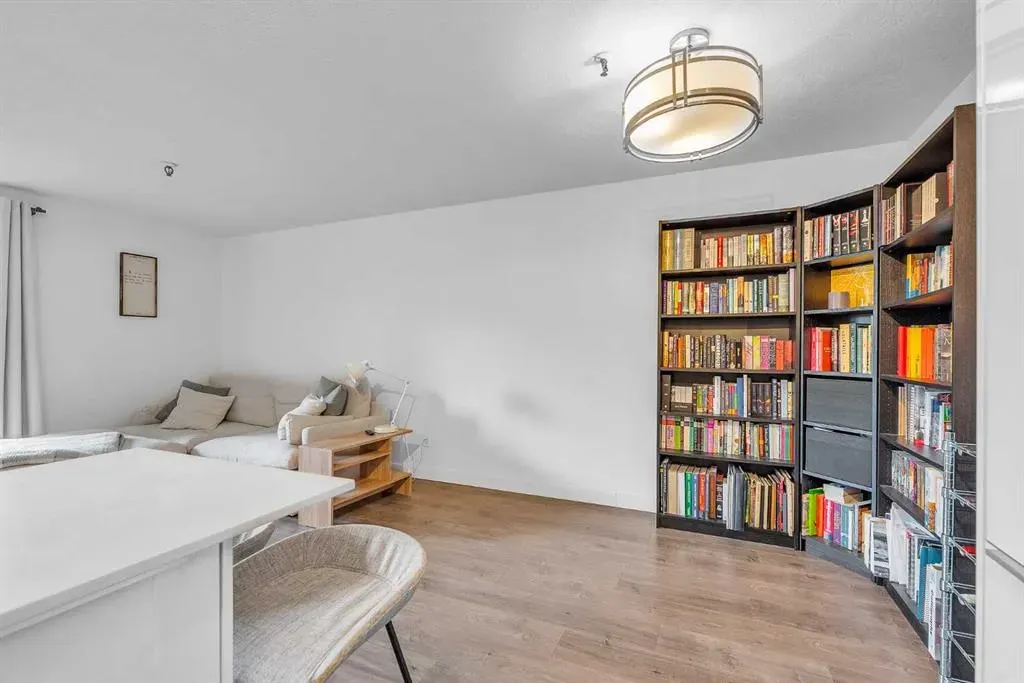 540 18 Avenue SW, #102