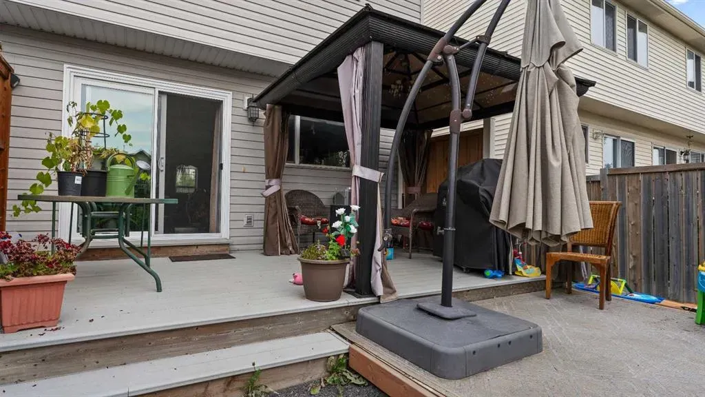 221 Elgin Place SE