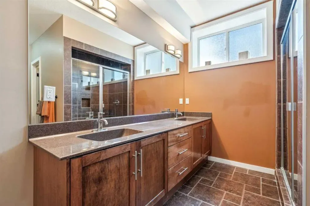 358 Crystal Green Rise