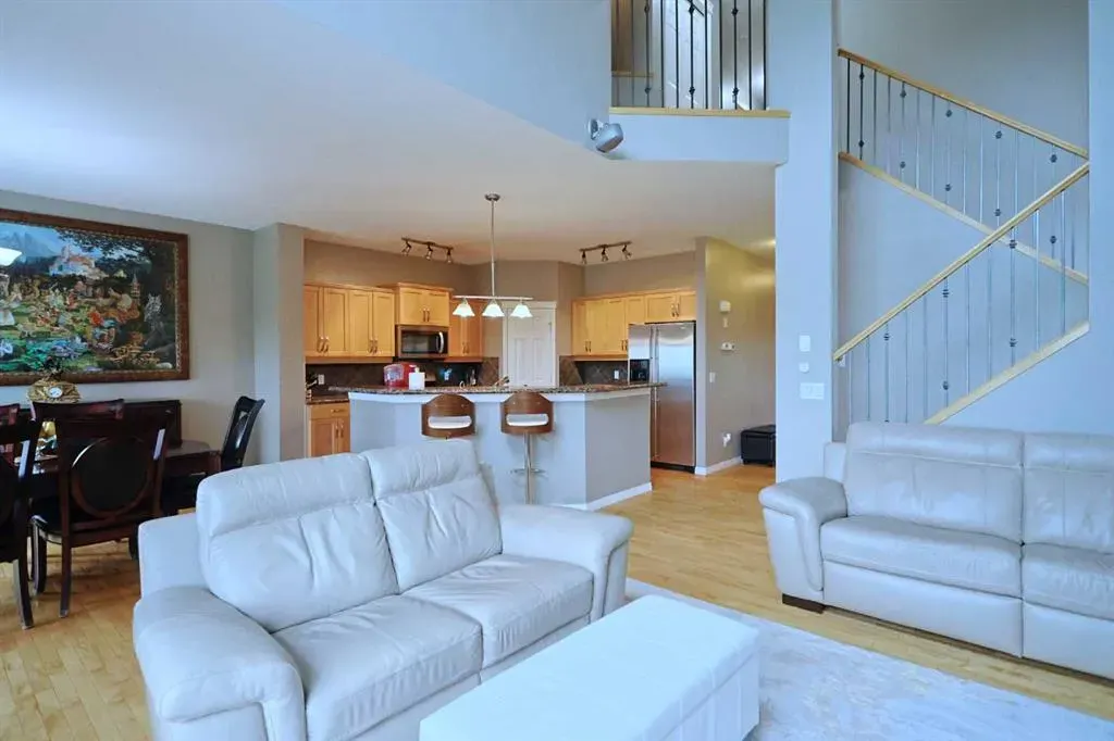 242 Royal Birkdale Crescent NW
