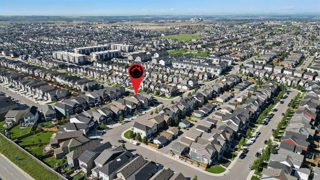 244 Masters Crescent SE